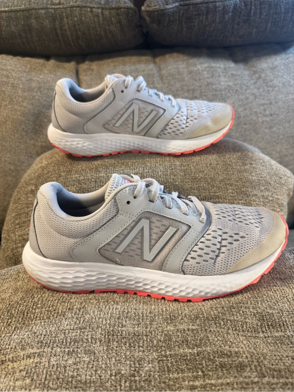 New Balance 520v5 Women’s Gray  Sneakers Coral Outsole W520LS5 Size 11